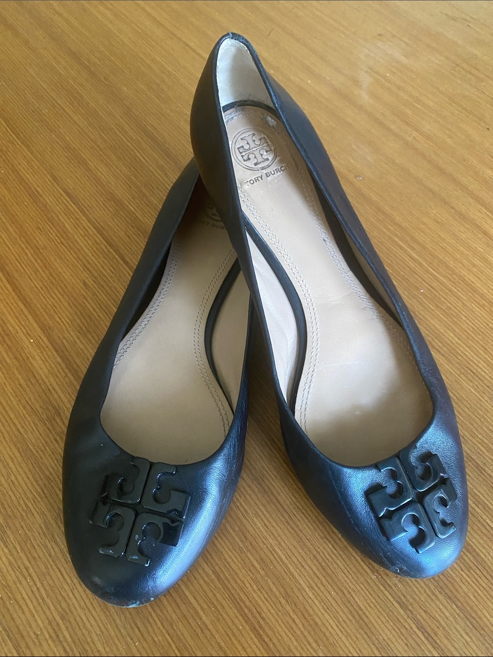 Tory Burch Black Leather Logo Ballet Flats 10
